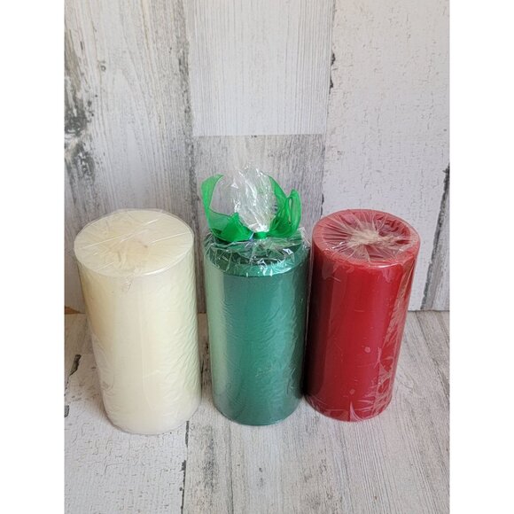 Pillar red white green xmas candle festive color home decor - Picture 3 of 6